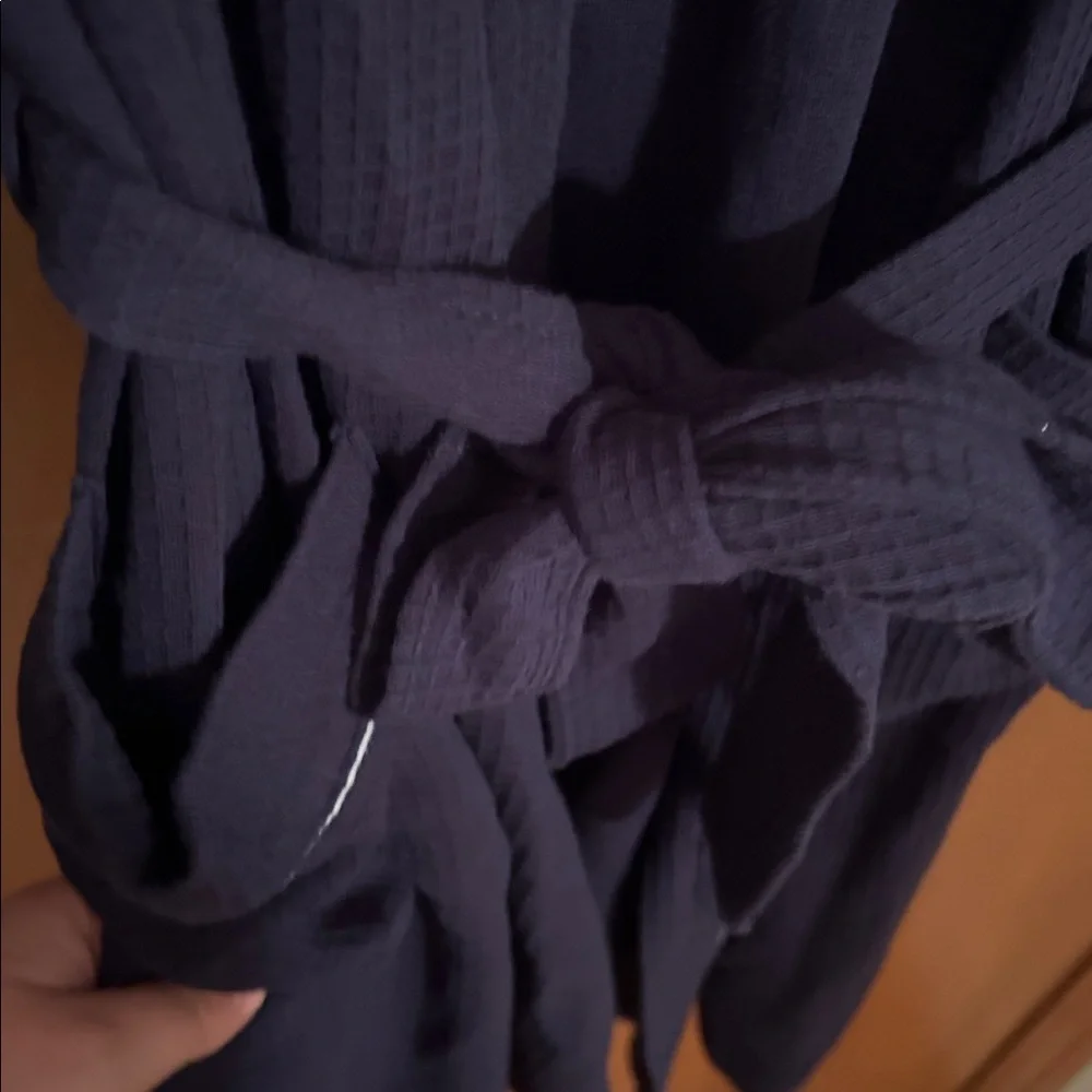 Amazon Basics Robe - Picture 4 of 7